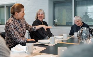 Mette Frederiksen besøger frivilligcenter for at tale ny ældrelov. Foto: Rasmus Breum Hargaard